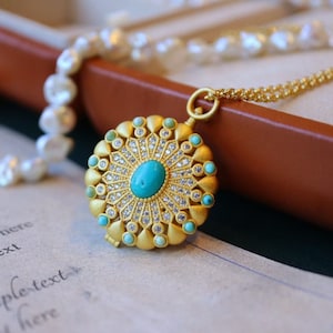Vintage Turquoise Locket Necklace, Natural Blue Turquoise Pendant, Gold Round Locket Pendant, Statement Locket, Vintage Jewelry Gift Idea