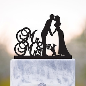 Custom dog cake topper,Wedding cake topper with dog,Mr and mrs cake topper with dog,cake topper wedding dog,couple cake topper with dog,a219