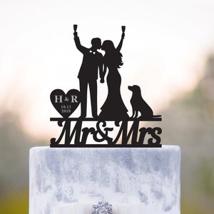 Labrador retriever cake topper,mr and mrs cake topper with black lab,bride and groome cake topper with dog,wedding cake topper with dog,a112