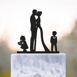 Topper per torta nuziale di famiglia con bambini, topper per torta nuziale di famiglia personalizzato con bambini, topper per torta di coppia con bambini, topper per torta nuziale di famiglia mista, a499