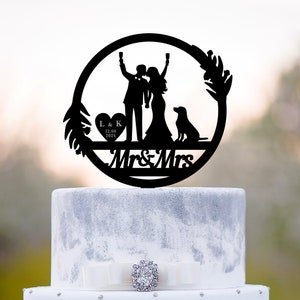 Boho Floral Wedding Cake Topper with Dog, Wreath Wood Cake Topper with Dog, Floral Frame Wedding Topper, Mr and Mrs Cake Topper,a393