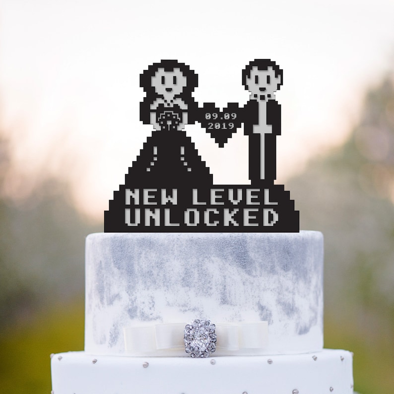 8 bit Video game wedding cake toppergamers wedding 8 bit cake image 0