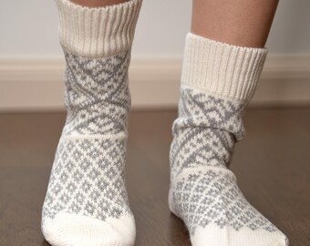 100% Wool Socks: Unisex Estonian Knit Geometric Ornament