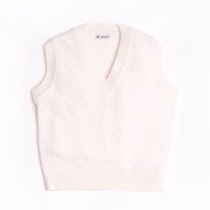 Wool Women Knitted Vest, Scandinavian Style Sleeveless Vest, Virgin Woolen Vest, Woolen Sweater Vest White