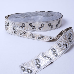 Folk Art heart Swedish folk costume Jacquard woven trim Jacquard Ribbon width 35 mm. Decorative trim, handmade. Ivory, white natural, black