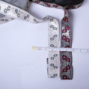 Folk Art heart Swedish folk costume Jacquard woven trim Jacquard Ribbon width 35 mm. Decorative trim, handmade. Ivory, white natural, black