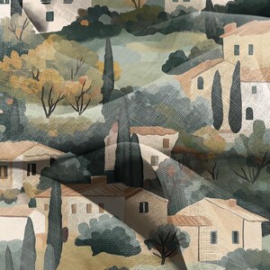 Puede incluir: Una pintura de acuarela de un pueblo con casas y &aacute;rboles. Las casas est&aacute;n pintadas en tonos beige y blanco, con techos marrones. Los &aacute;rboles est&aacute;n pintados en tonos verdes y marrones. La pintura est&aacute; hecha en un estilo caprichoso, con una sensaci&oacute;n suave y de ensue&ntilde;o.