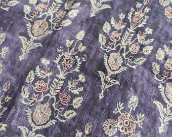 Tela 100% lino con estampado de bloques en morado indio 3656 - tela de lino color avena con estampado floral verde
