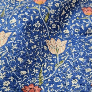 Tela con estampado de tulipanes vintage 100 % lino para tapicería de cortinas y cojines - William Morris MEDWAY tela floral azul para confección de vestidos y costura 2461 imagen 4