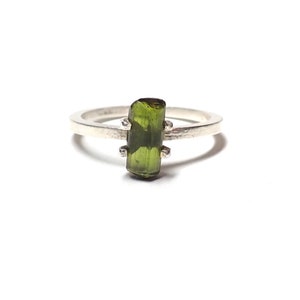 Green Tourmaline Ring; Pretty Ring for her; gift for her; handmade Jewelry; Morphi Art Forge Studio