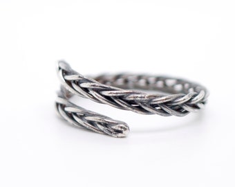 Silver Braid Thin Ring; Bench Jewelry; Handmade Metalsmith Art Jewelry; Stacking ring; Naheyiyi