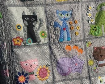 Trapunta per bambini patchwork fatta a mano, trapunta con gatti.