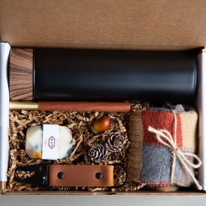 Hygge Gift Box, Hygge Fall Gift Box, Boyfriend Gift Box, Hygge Care Package, Fall Gift Basket, Cozy Gift Box, Men's Gift Box, Mens Gift