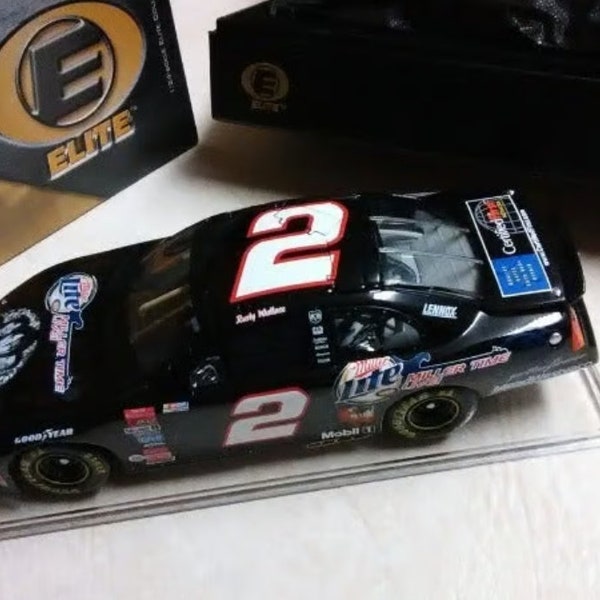 Rusty Wallace 2003 Intrepid Goo Goo Dolls 1/24 (804 made) on its own "base"