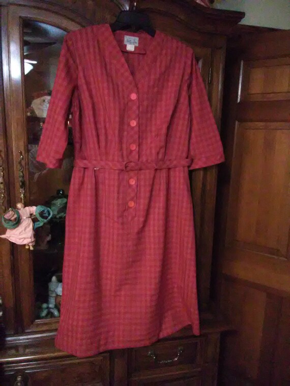 VINTAGE Nelly Don dress excellent belt check print
