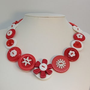 Collar Botón Rojo