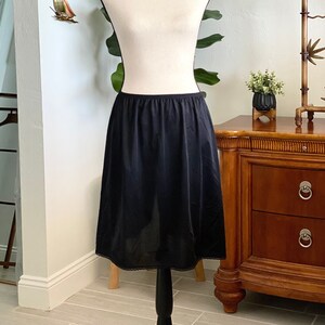 Slip, Vintage Vanity Fair Slip in Black size Medium, Vintage Dress Slip Black Color, Vintage Undergarment, Authentic Vintage Slip
