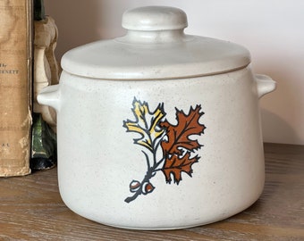 Serving Dish, Vintage West Bend Pottery Bean Pot w Leaves and Acorn Pattern, Vintage Cookware, Vintage Kitchen, Vintage Baking