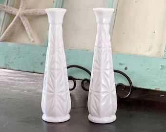 Vases, Vintage Milk Glass Vases, Vintage Home Decor, Retro Home Decor, Lovely Shabby Chic Home Decor, Cottage Decor, White Flower Vases