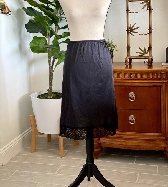 Slip, Vintage Wondermaid Slip in Black size Small… - image 1