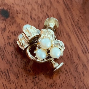 Pearl Cluster Earrings, Vintage Pearl and Silver Plated Earrings, Screw Back (clip on style), Three Pearl Cluster Earrings, Vintage Jewelry