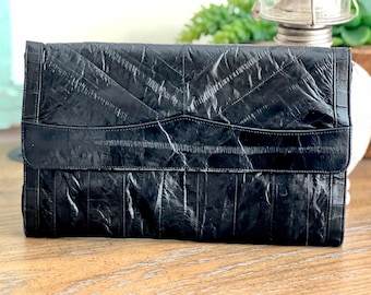Clutch, Vintage Clutch in Faux Patent Leather, Retro 80s Purse, Vintage Purse, Vintage Accessory, 80s Fashion, Vintage Handbag