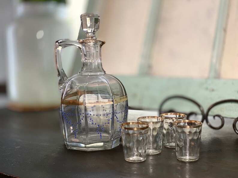 Vintage Bar Liquor Decanter Set Decanter Set MCM Vintage Bar Display Midcentury Bar Vintage Glass Decanter w Retro Pattern 5 Piece Set