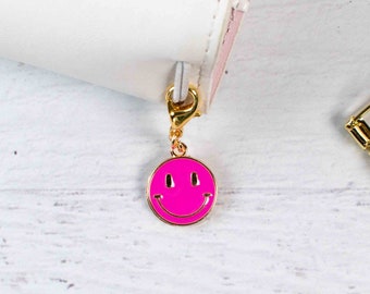 Hot Pink Happy Face Charm para viajeros Notebook, Planner, Purse, or Zipper Pouch, Happy Face Charm for Zipper Pull on Pencil Pouch