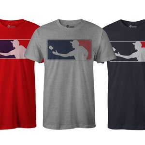 Camiseta unisex de cornhole de las Grandes Ligas para hombre de 9 Crowns Tees