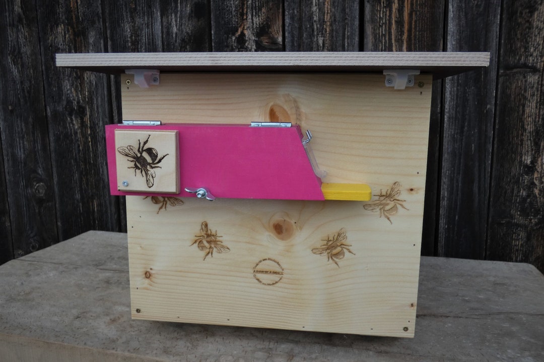 Profi XXL Luxus Hummelkasten mit Wachsmottensperre Nistmaterial