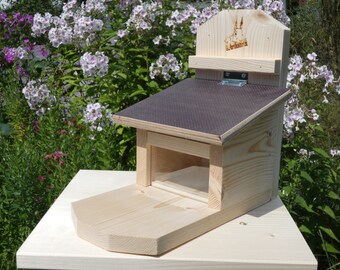 Massives Eichhörnchen Futterhaus Futterstation Futterautomat Futter Kobel