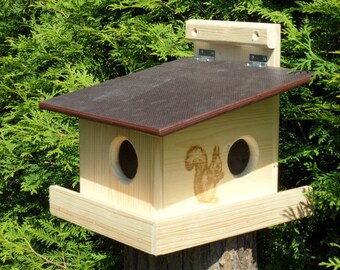 Eichhörnchen Schlafhaus Kobel Futterhaus Eichhörnchenkobel aus Fichtenholz,  Handmade in Niederbayern. Dach wasserbeständige Siebdruckplatte