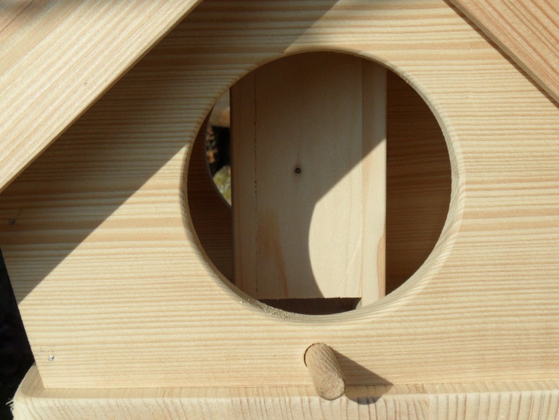 Witterungsbeständig Imprägniertes Vogelhaus Futterhaus Lärchenholz Futterhäuschen mit Futtersilo zum Hängen und Stellen Bild 6