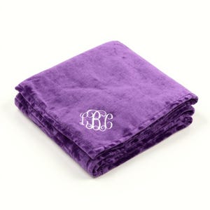 Personalized Fleece Blanket, Embroidered Cuddle Blanket, Monogram Throw Blanket, Custom Engagement Gift for Couple, Gift for Loved Ones image 2