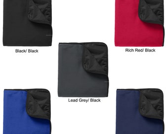 Manta de picnic polar con monograma bordado personalizado para viajes y como regalo de inauguración de la casa. Incluye respaldo resistente al agua