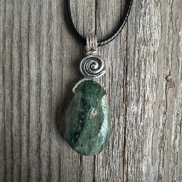 Diopside for Enlightenment and Connection to Gaia and Heart Chakra