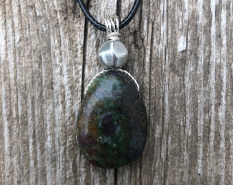 Ruby in Fuchsite for Positivity, Psychic Awareness and Abundance.