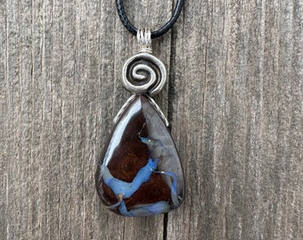 Boulder Opal for Connection, Zest for Life and Hope.