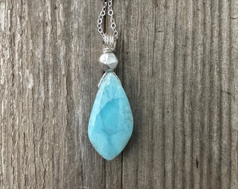 Larimar para elevar la conciencia, comunicarse con el reino angelical y liberar.