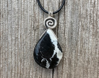 Sardonyx Necklace for Willpower, Vigor, and Stability. Swirl to Signify Consciousness.