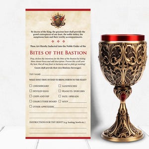 Może przedstawiać: Ozdobny kielich z ozdobnym, brązowym wzorem filigranowym i czerwonym wnętrzem. Obok średniowieczne menu z tekstem "Bites of the Bastion" i polami wyboru dla potraw takich jak "deska serów" i "kanapki".
