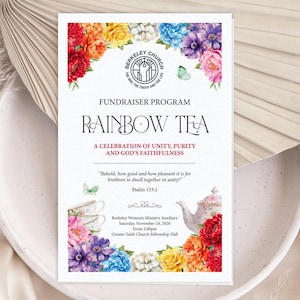Könnte beinhalten: Eine rechteckige Spendenprogrammkarte mit dem Titel Rainbow Tea. Das Design zeigt ein kreisförmiges Berkeley Church-Logo, bunte Blumenillustrationen, zwei kleine Schmetterlinge und eine Teekanne. Der Text enthält Veranstaltungsdetails für den 24. November 2026.