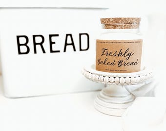 Freshly baked bread candle, boulangerie, housewarming gift, bread soy candle, hostess gift, French bakery, baker gift, bakery candle, bread