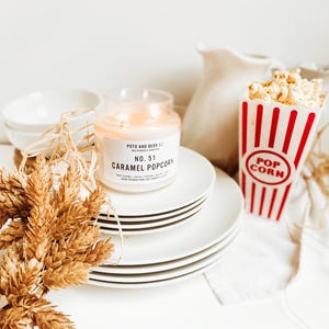 Caramel popcorn scented soy candle, fall gifts, fall candles, popcorn candle, caramel candle, Autumn gift, foodie gift, food gift, gift idea
