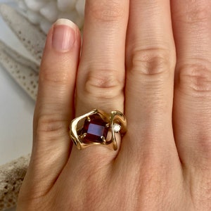 Anello vintage unico in oro giallo 14k con granato fine e diamanti naturali