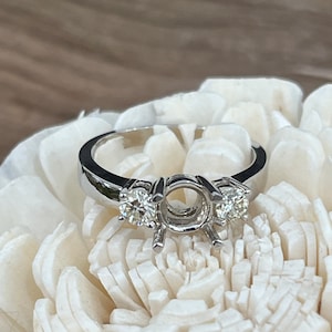 14K Weißgold-Halbmondring mit 0.36ctw natürlichen runden brillanten Diamanten - für Mittelsteine 5-7mm