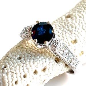 Vintage Blue Round Sapphire APP. 0.45ctw & Diamonds 18k white gold ring size 6.5