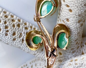 レトロスタイルのヴィンテージ翡翠と18Kの花のピン/ブローチ