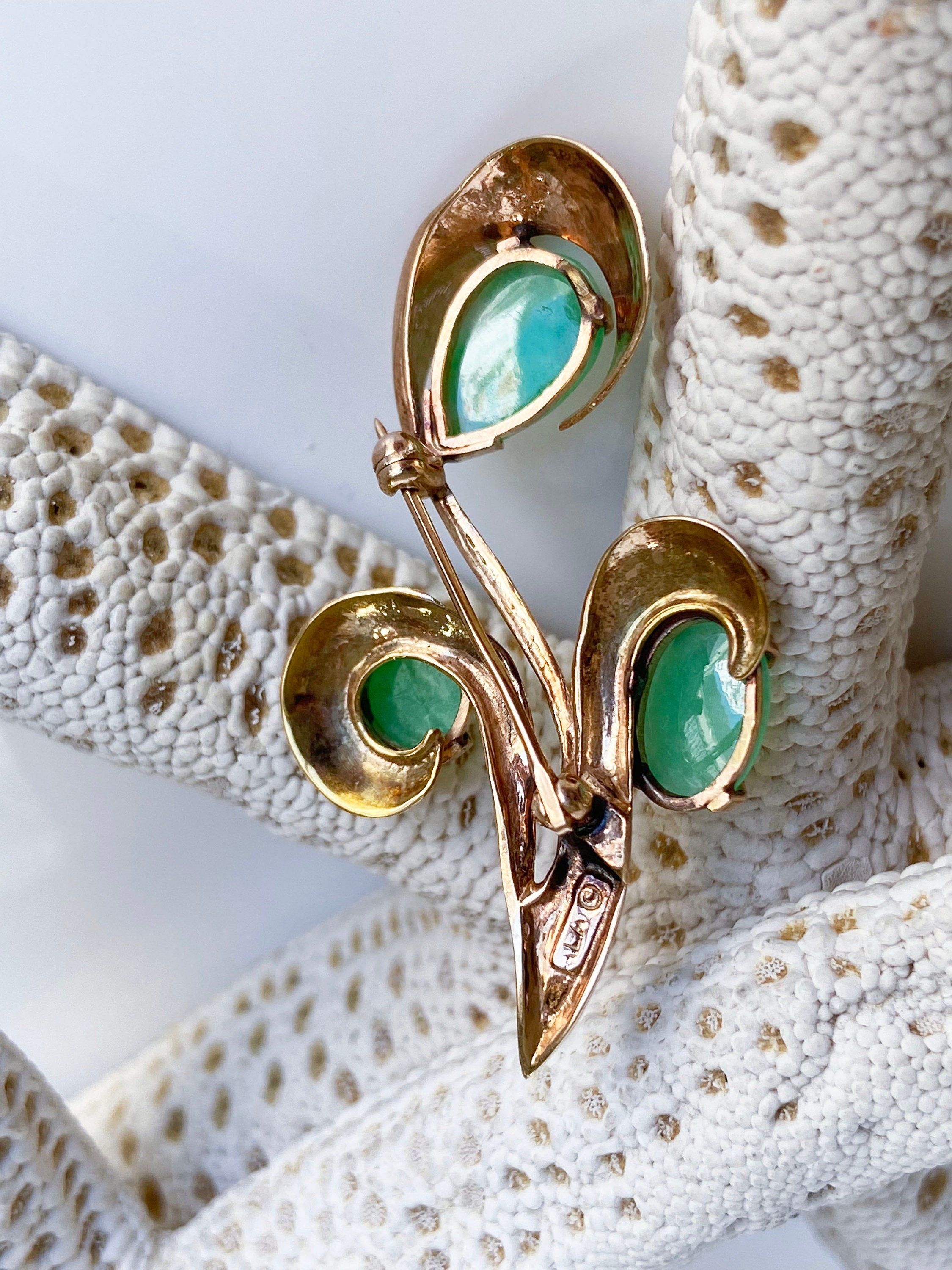 レトロスタイルのヴィンテージ翡翠と18Kの花のピン/ブローチ - Etsy 日本