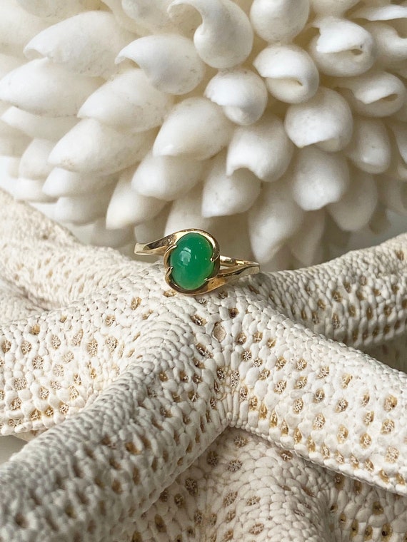 Jade Cabochon 10k Yellow Gold Ring